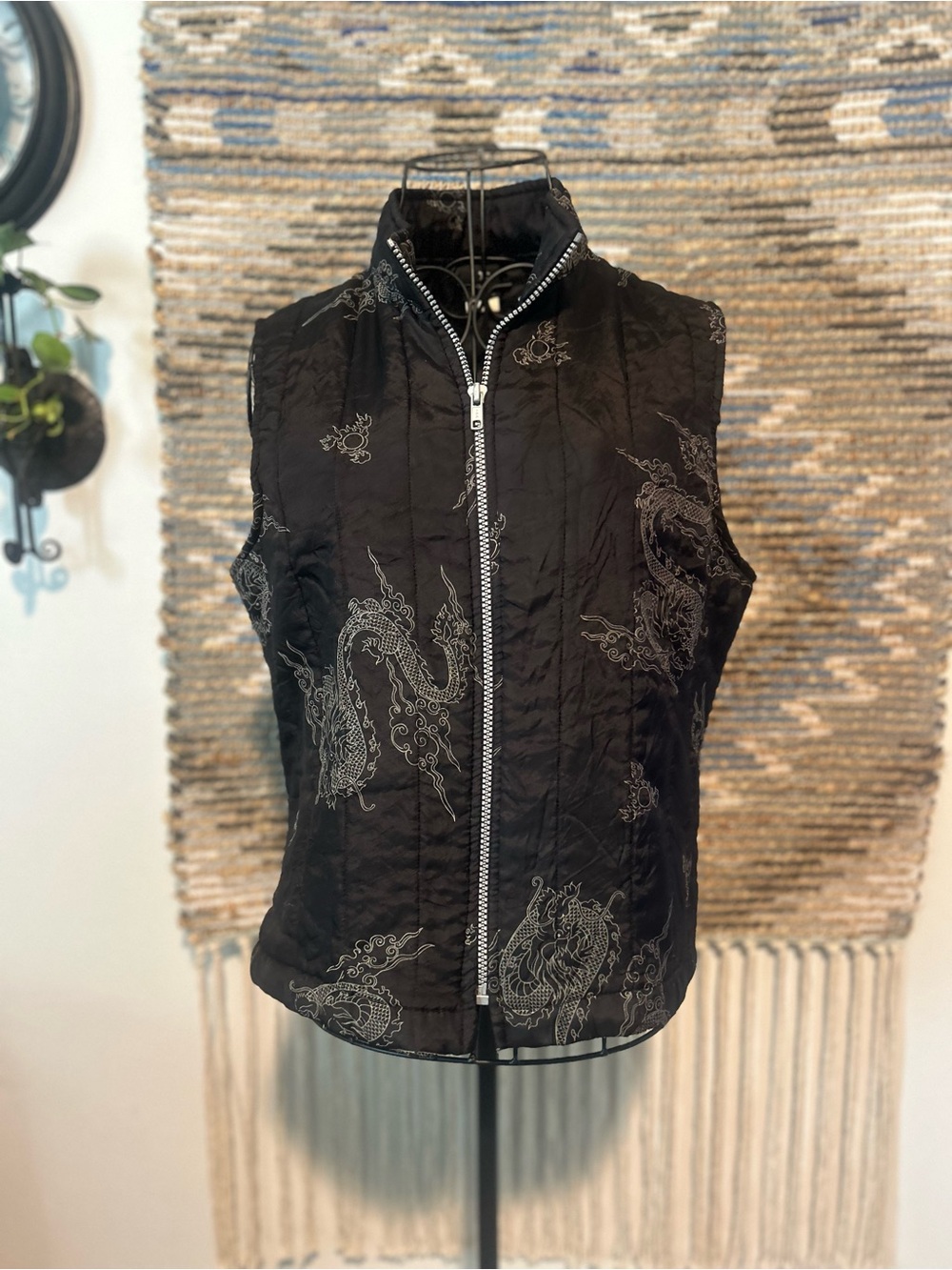 White Moon Black Embroidered Dragon Quilted Vest - Women